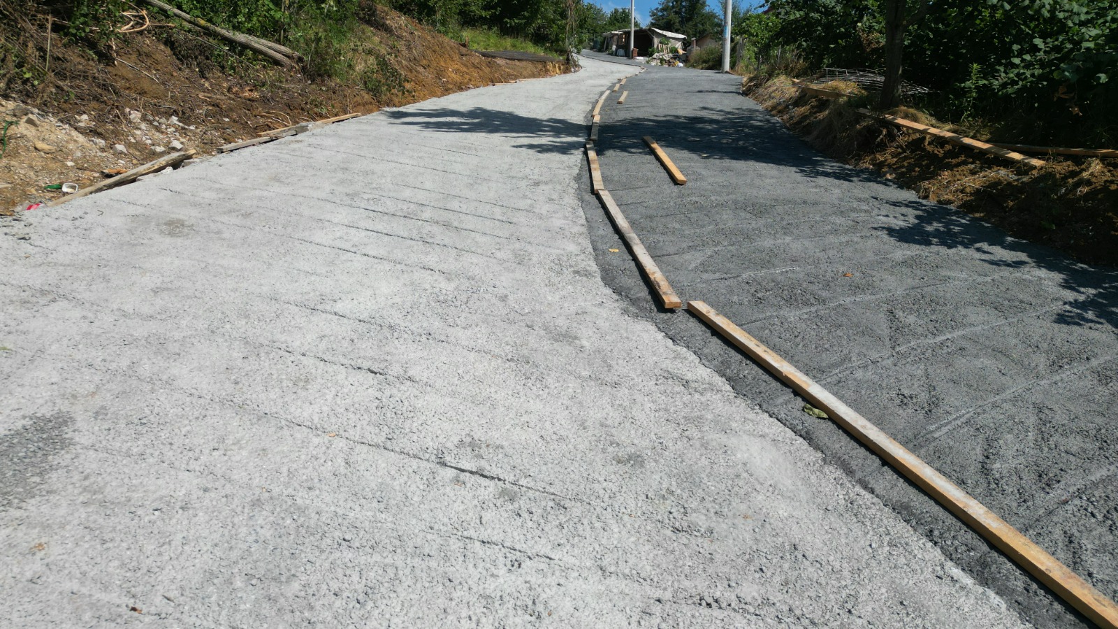 Izmit Belediyesinden Akmese'ye dayanikli beton yol (11) Izmit Belediyesinden Akmese'ye dayanikli beton yol (11)