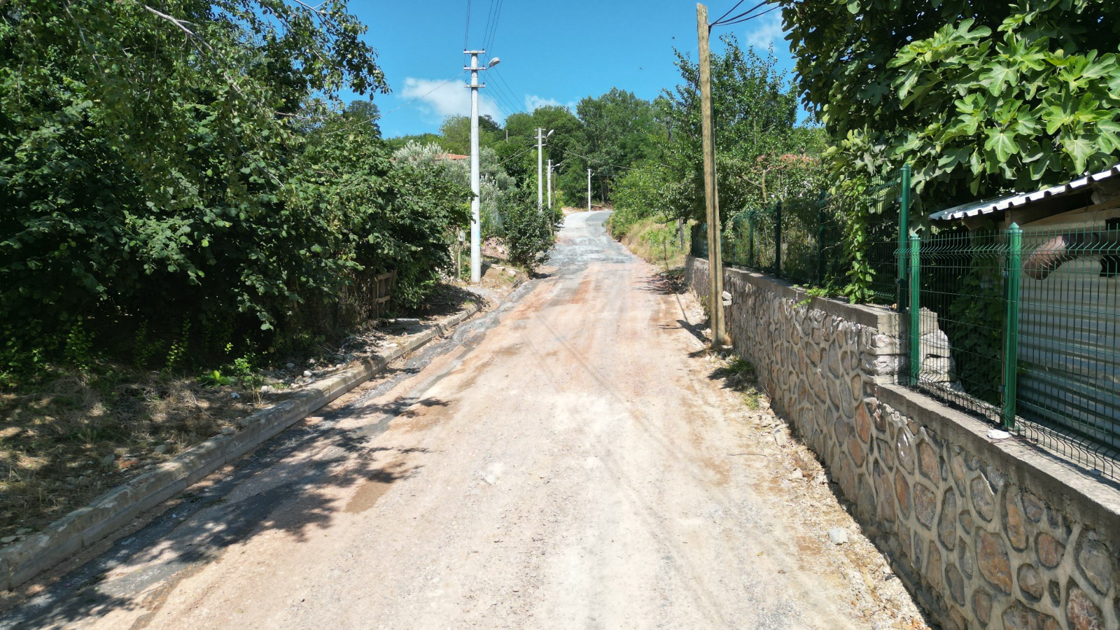 Izmit Belediyesinden Akmese'ye dayanikli beton yol (5) Izmit Belediyesinden Akmese'ye dayanikli beton yol (5)