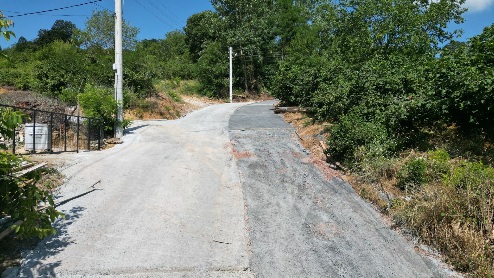 Izmit Belediyesinden Akmese'ye dayanikli beton yol (9) Izmit Belediyesinden Akmese'ye dayanikli beton yol (9)