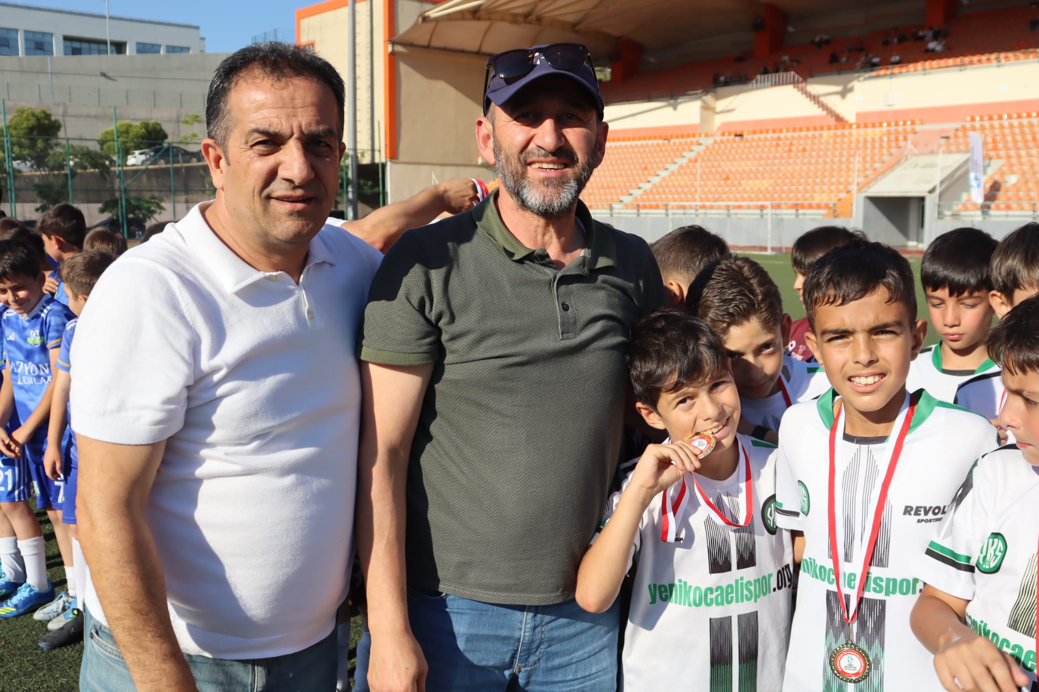 Izmit'in kurtulus coskusu futbol senligiyle taçlandi (11)