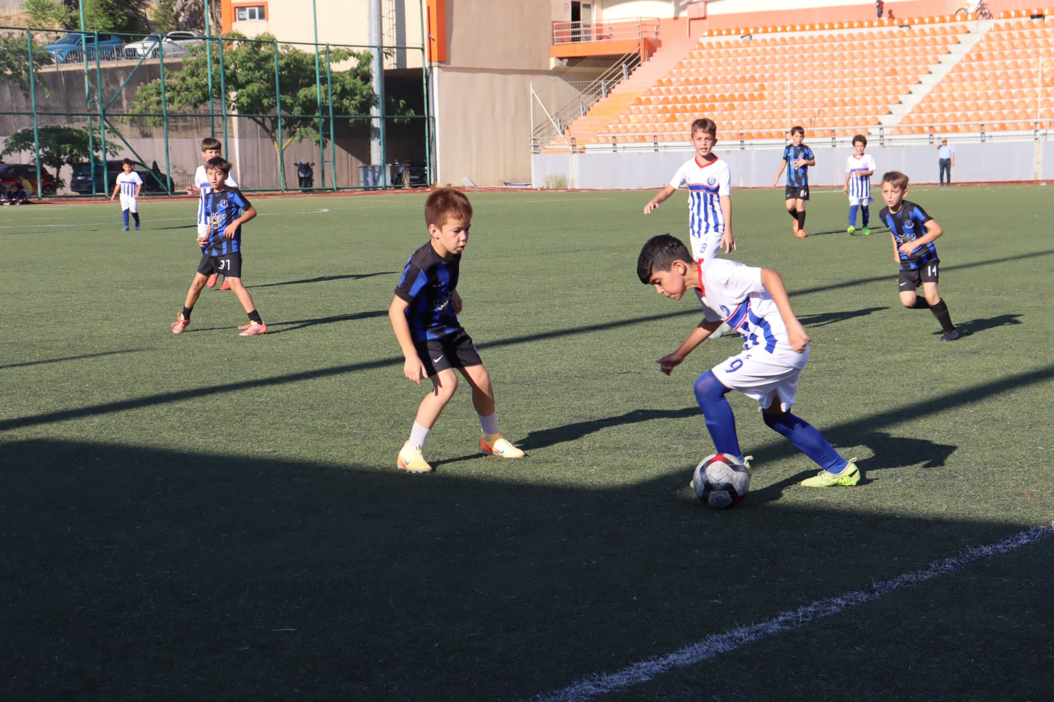 Izmit'in kurtulus coskusu futbol senligiyle taçlandi (4)