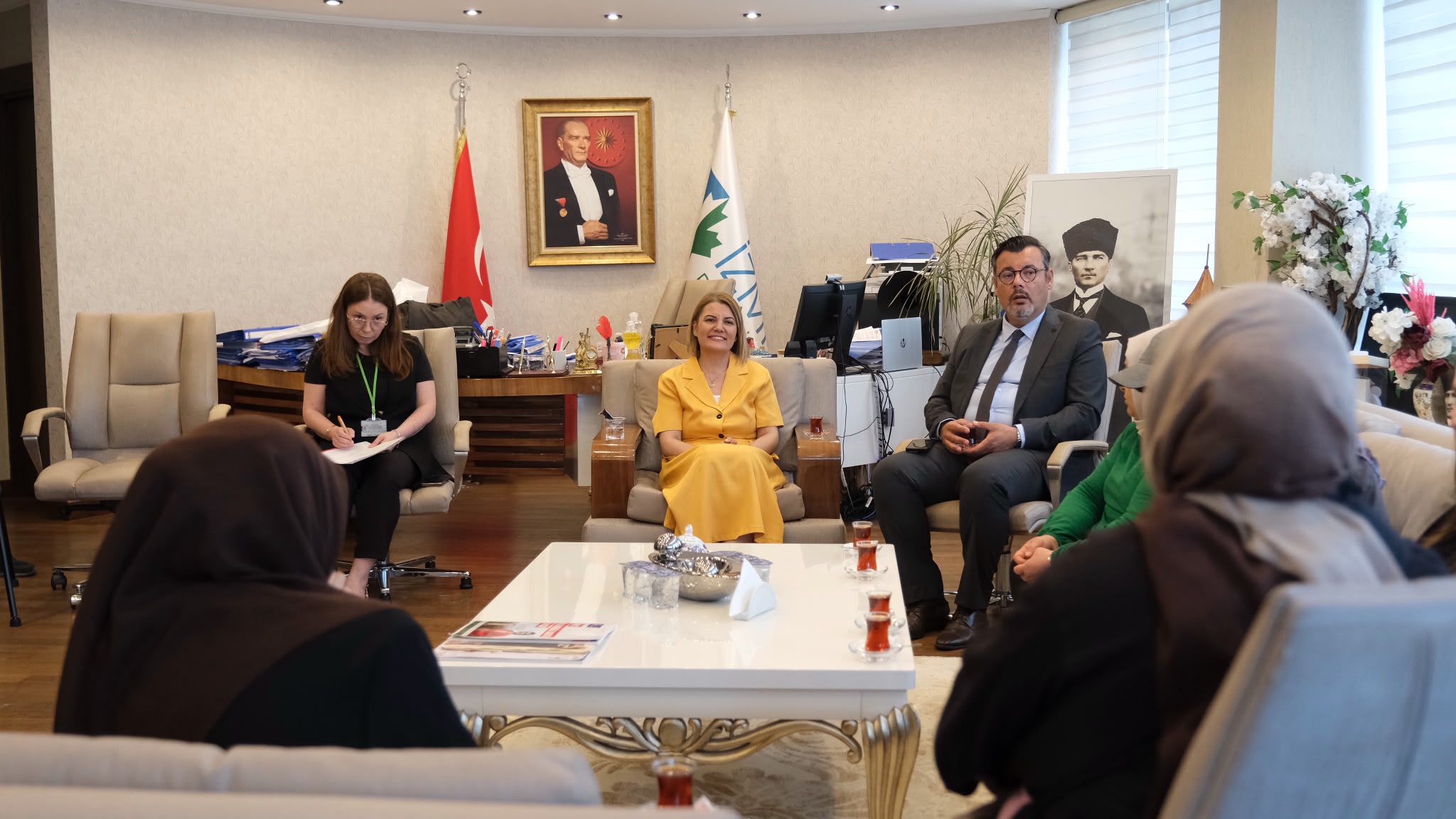 Izmitliler Anlatti, Fatma Baskan Dinledi (2) Izmitliler Anlatti, Fatma Baskan Dinledi (2)