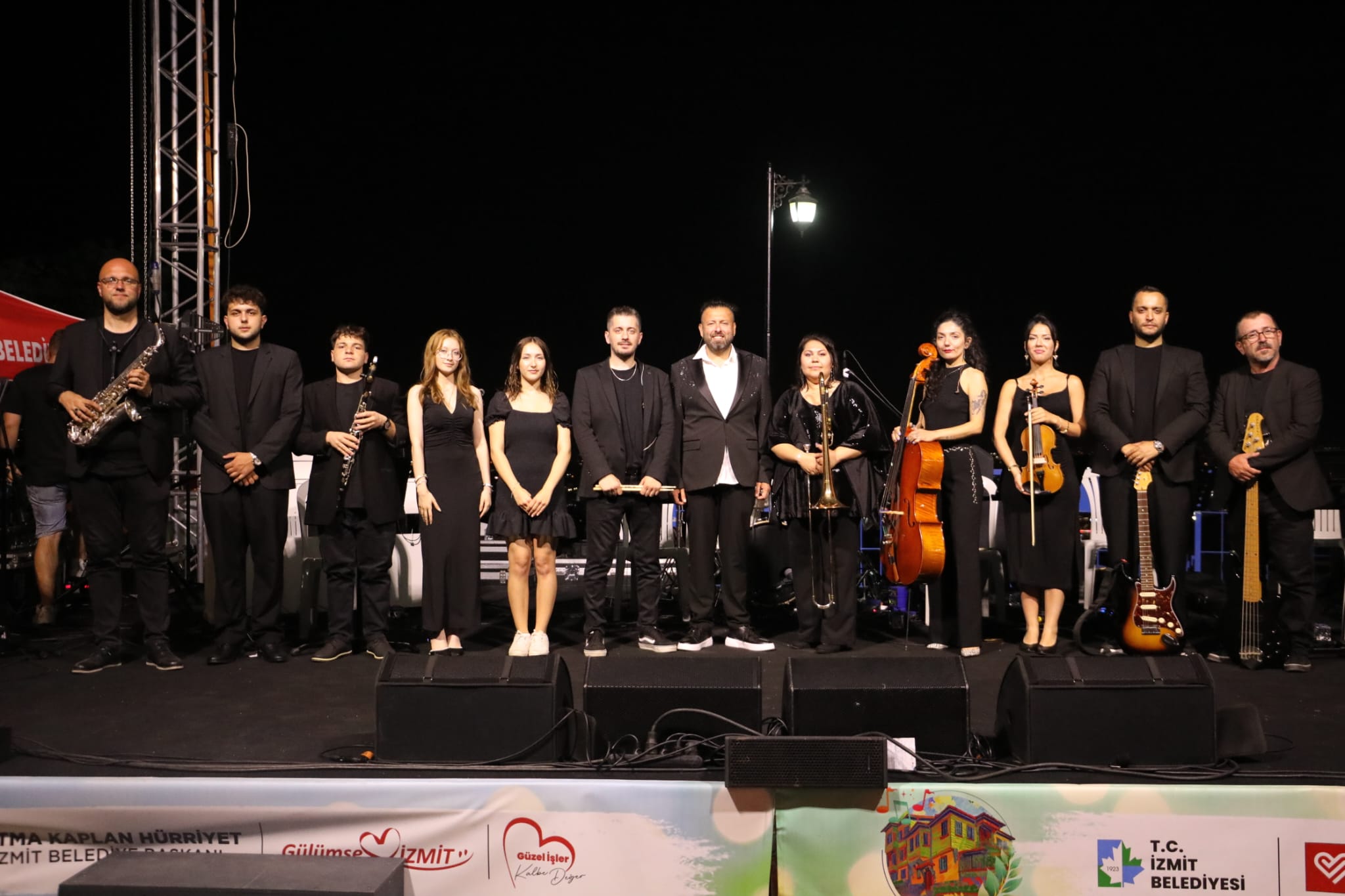 Kapanca Sokak Festivali’nde müzik coşkusu zirveye ulaştı 7 Kapanca Sokak Festivali’nde müzik coşkusu zirveye ulaştı 7