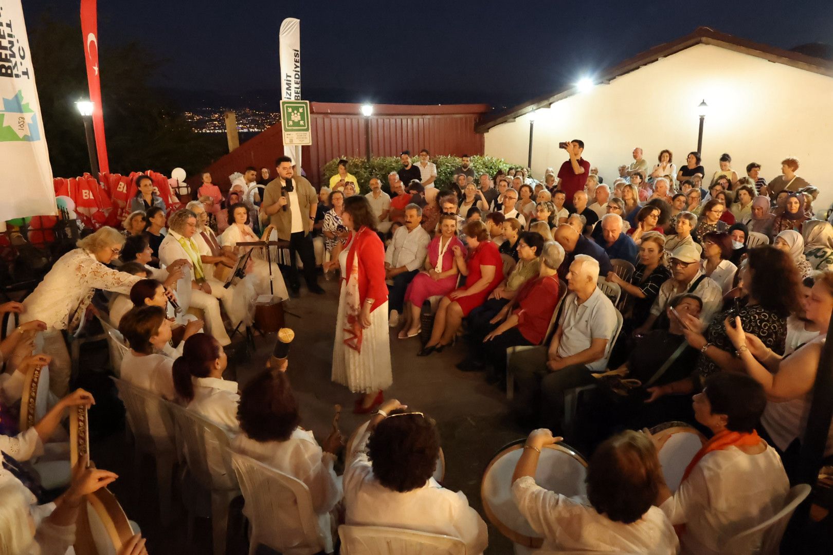 Kapanca Sokak Festivali’nde müzik coşkusu zirveye ulaştı 8 Kapanca Sokak Festivali’nde müzik coşkusu zirveye ulaştı 8