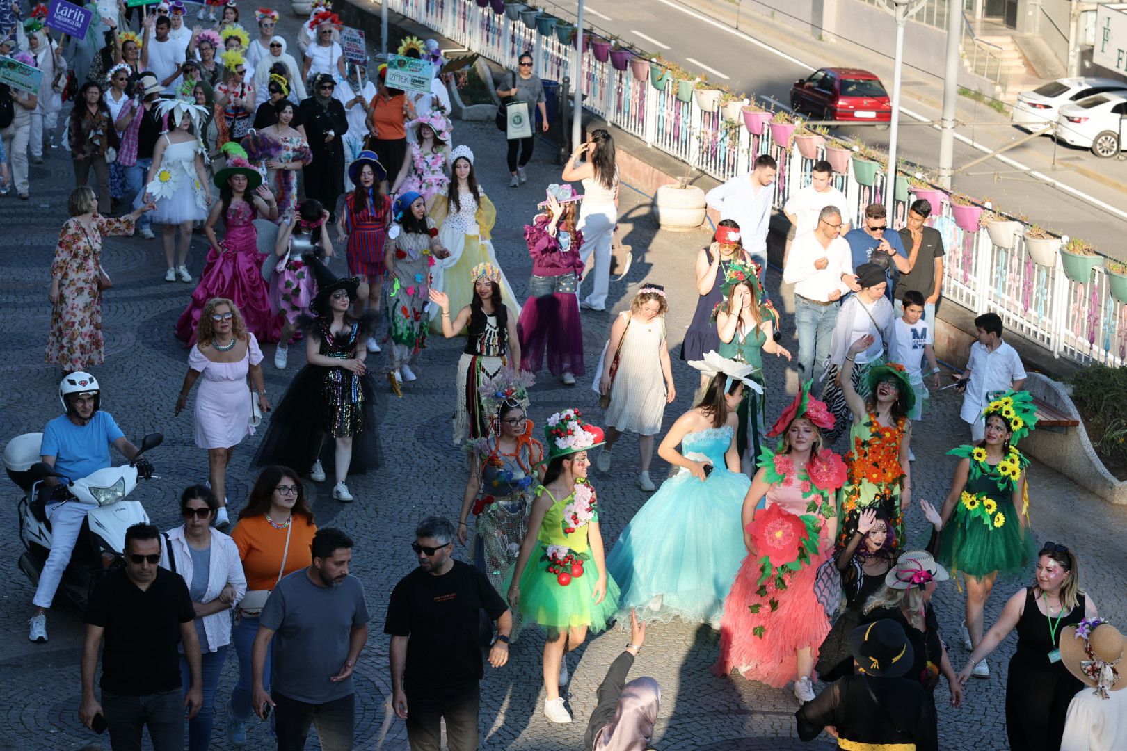Kapanca Sokak'ta karnaval havasi esiyor (1)