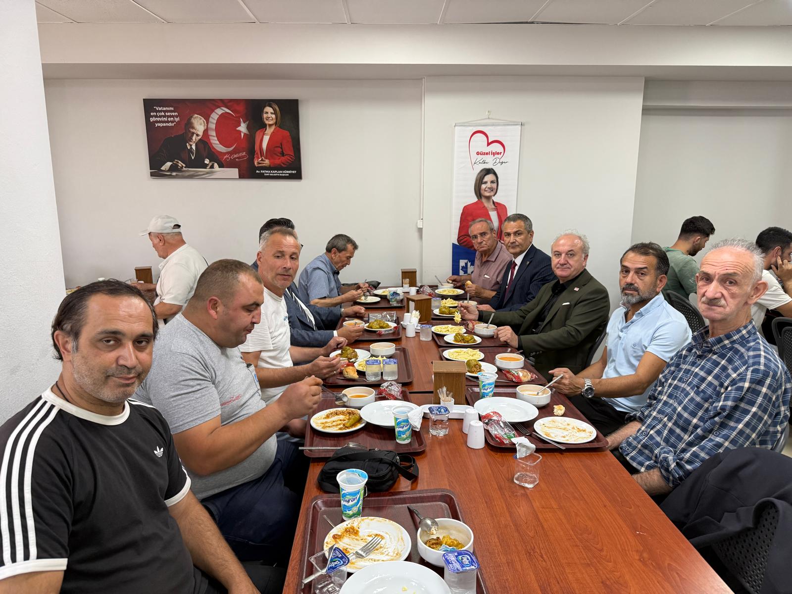 Başkan Vekili Lütfü Obuz'un öğle durağı Paşa Kent Lokantası oldu (6) Başkan Vekili Lütfü Obuz'un öğle durağı Paşa Kent Lokantası oldu (6)